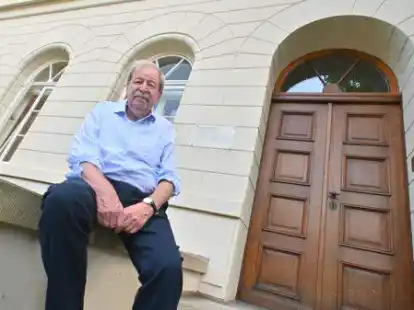 Der Autor des Buches &bdquo;Schule im Schatten der Kirche&ldquo;: Helmut Schirmer