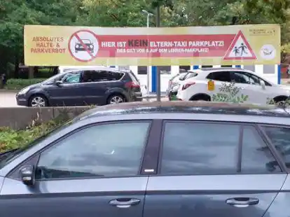 Deutlicher Hinweis an der Grundschule Bloherfelde: Hier sind Elterntaxis unerw&uuml;nscht.