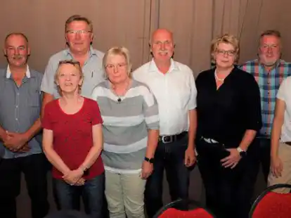 Der Vorstand des Heimatvereins Altenoythe blickt auf ein aktives Jahr zur&uuml;ck (v.l.):  Maria Schumacher, Josef Schumacher, Marianne von Garrel, Karl-Heinz Reiners, Irmgard Ortmann, Richard Hardenberg, Iris Blomer, Ludger Reil und Karin Blome.