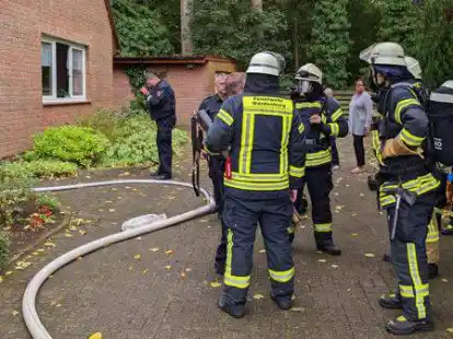Weile eine defekte N&auml;hmaschine einen Schmorbrand verursachte, r&uuml;ckten die Ortswehren Achternmeer und Wardenburg an den Kirchweg in Achternholt aus.
