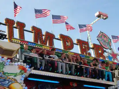 So &auml;hnlich wie der Jumper sieht auch das Fahrgesch&auml;ft Pool-Party aus.