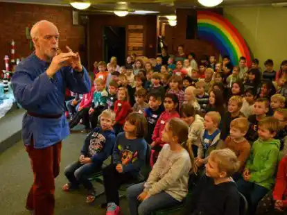 Auch in diesem Jahr wieder bei der &bdquo;Plattd&uuml;&uuml;tschen Week&ldquo; in Ganderkesee dabei: Kiepenkasper alias Puppenspieler Uwe Spillmann.