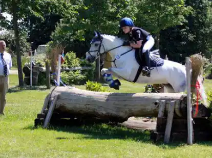 Auf dem Pony durch das Gel&auml;nde: Von Freitag bis Sonntag finden die Deutschen Ponymeisterschaften der Vielseitigkeitsreiter in Westerstede beim Ammerl&auml;nder Reitclub statt.