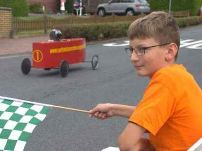 Tamino Peters hatte als Streckenposten alles im Blick. &bdquo;Du darfst mich jetzt nicht st&ouml;ren&ldquo;, sagte er zum Fotografen.