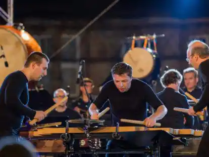 Martin Grubinger & The Percussive Planet Ensemble auf dem Marktplatz in Bremen; Musikfest Bremen 2022