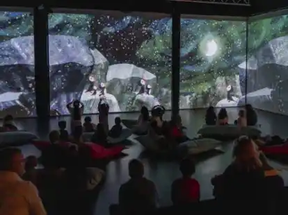 Wie in einem Bilderbuch: Das Theater Wrede l&auml;dt ein zu &bdquo;Mond &ndash; Eine Reise durch die Nacht&ldquo;.