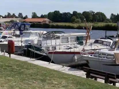 30 Liegepl&auml;tze z&auml;hlt der Hafen des Wassersportvereins Westerende am Ems-Jade-Kanal.
