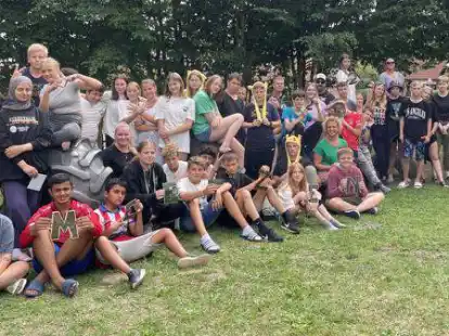 Verbrachten abwechslungsreiche Tage in Meetzen: Vareler und Zeteler Jugendliche verreisten mit Mitarbeitern der Jugendzentren &bdquo;Weberei&ldquo; und &bdquo;Steps&ldquo;.