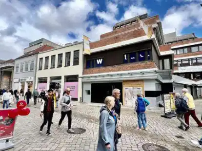 Leerstand beendet: In der Achternstra&szlig;e zwischen dem Optiker Mister Spex und der Disco Nova Club soll auf 1300 Quadratmetern das Damenmodegesch&auml;ft &bdquo;Only&ldquo; er&ouml;ffnen.