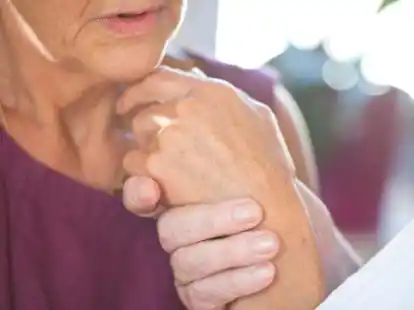 Bei Demenz ist Unterst&uuml;tzung sowohl f&uuml;r Betroffene als auch f&uuml;r Angeh&ouml;rige wichtig.