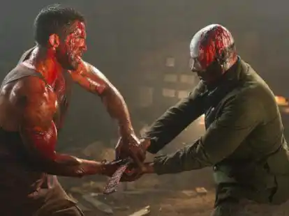 Blutiges Duell: Scott Adkins (links) und Jean-Claude Van Damme treffen in &bdquo;Universal Soldier: Day of Reckoning&ldquo; aufeinander.