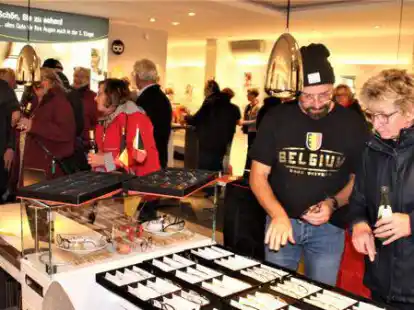 Trotz des Regens gut besucht: die Kulinarische Einkaufsnacht am Freitagabend in Westerstede