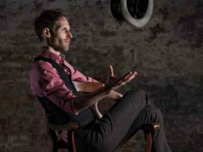 Der Mental-Magier Yann Yuro ist am 30. September in der Jahnhalle zu Gast.