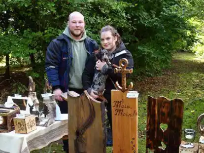 Beim Saisonabschluss im Essgarten: Luca und Katharina Schoote verkauften allerlei Deko.