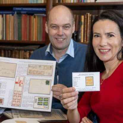 Iva und Henrik Mouritsen zeigen einen Teil ihrer Sammlung, mit der sie an internationalen Wettbewerben teilnehmen.