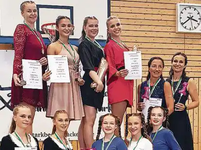 Mit Gold dekorierte OTB-T&auml;nzerinnen