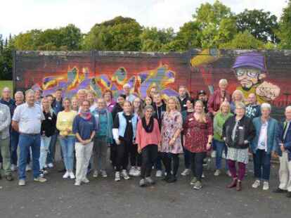 Das Team der Weberei freut sich zusammen mit den Jugendgruppenleitern und den Veranstaltern &uuml;ber die gelungenen Ferienpassaktionen.