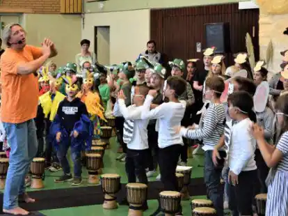 Die Grundschule Blexen (hier ein Archivbild von einem Trommelprojekt) will offene Ganztagsschule werden.