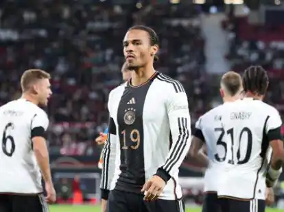 Im Nations-League-Spiel gegen Ungarn zeigt die deutsche Nationalmannschaft eine schlechte Leistung. Auch Bayern-Star Leroy Sane ist bedient.
