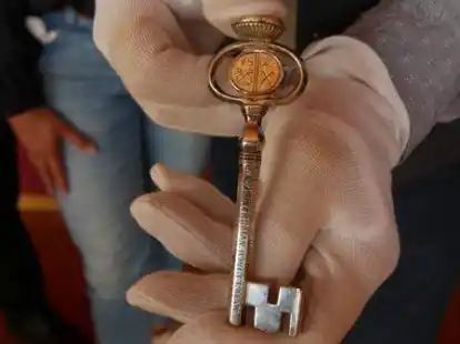 12,5 Zentimeter lang, 103 Gramm schwer und aus 13-l&ouml;tigem Silber gefertigt: der Schl&uuml;ssel der Clementiner Bruderschaft.