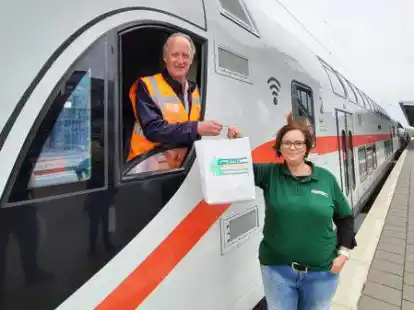 Mit einer kleinen St&auml;rkung f&auml;hrt es sich umso besser: Lokf&uuml;hrer Joachim Schicht mit der Fr&uuml;hst&uuml;ckst&uuml;te im Gep&auml;ck.