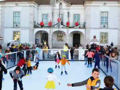 Das Cloppenburg Marketing setzt auf eine k&uuml;nstliche Eisbahn der spanischen Firma &bdquo;Xtraice&ldquo;.