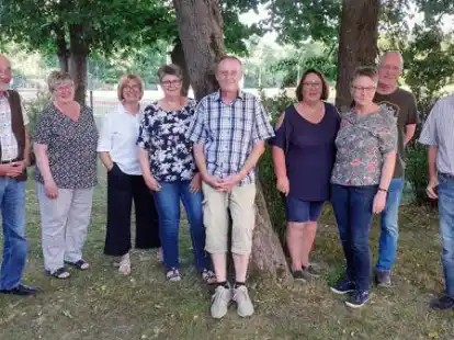 Das aktuelle Ensemble der Theatergruppe Horsten.