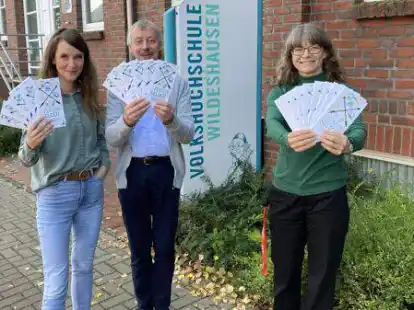 Haben das Programm der &bdquo;Ferienhelden&ldquo; f&uuml;r den Herbst vorgestellt (von links): Maren Bening, Hinrich Ricklefs und Tina Reiter.