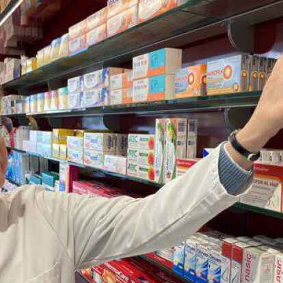 Apothekerin Dr. Gabriele R&ouml;scheisen-Pfeifer aus Oldenburg sorgt sich um den Medikamentenmangel in Deutschland.