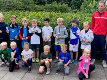 Die Talente zeigten bei den Regionsmeisterschaften in Edewecht gute Leistungen - im Tennissport und im motorischen Teil.