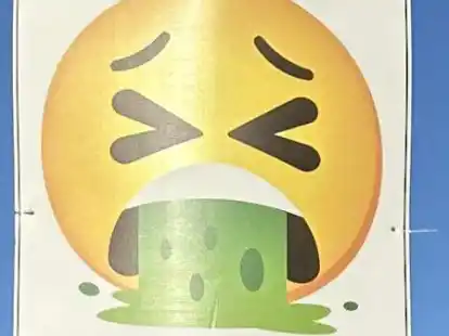 &bdquo;Plakate gegen rechts&ldquo; hat das Aktionsb&uuml;ndnis &bdquo;Nordenham bleibt bunt&ldquo; in der Stadt aufgeh&auml;ngt.