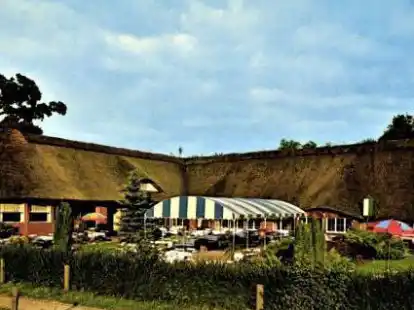 Postkarte aus den 1960er Jahren: Zu sehen sind die Strandgastst&auml;tten von Gerd zur Br&uuml;gge am Zwischenahner Meer. 1972 wurde hier das heute bekannte Jagdhaus Eiden am See er&ouml;ffnet.