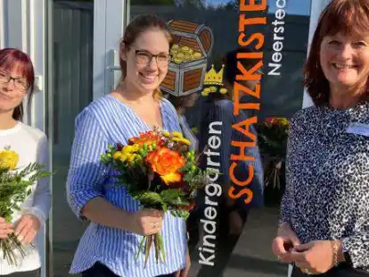 Vor der Kita Schatzkiste in Neerstedt: (von links) Alia Knobloch, Melanie Morscheck und Antje Oltmanns