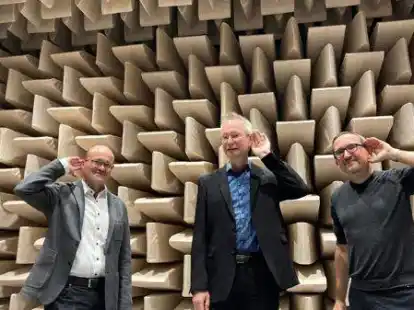 Man h&ouml;rt wirklich nichts (von links): Meik M&ouml;llers, Prof. Dr. Steven van de Par und Dr. Stephan T&ouml;pken im 