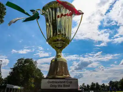 Das Objekt der Begierde: Holt sich der BSV Kickers nach 2021 erneut den Pokal, oder stellt sich GW Firrel den Pott in die Vitrine, weil sie im Falle eines Finalsieges zum dritten Mal gewonnen h&auml;tten.