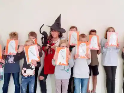 Gruselgeschichten auf Plattdeutsch &ndash; damit besch&auml;ftigt sich derzeit die Plattdeutsch-AG von Ulrike de Vries an der Aper Grundschule.