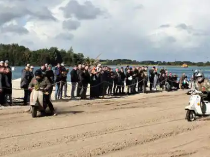 Erfolgreiche Neuauflage: Zum zweiten Mal fand die Vesbeachi in Nethen statt. Zum ersten Mal &uuml;berhaupt gab es dabei ein Strandbahnrennen.