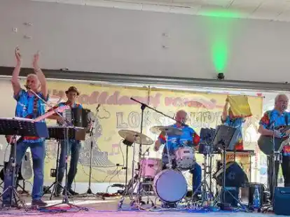 Die Lokschuppen-Combo traf mit ihren Liedern den Geschmack der G&auml;ste.