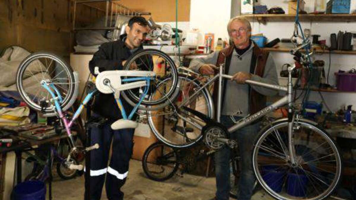 Wardenburger Flchtlingshilfe: Mobile Fahrradwerkstatt ermglicht Hilfe  zur Selbsthilfe
