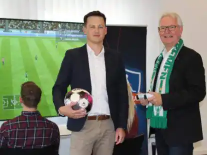 Marco Will,  Digitaler Vertrieb und Vorstandsvorsitzender Michael Engelbrecht VB Jever