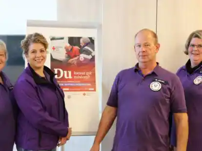 Sammeln Spenden f&uuml;r ein neues Einsatzauto: Marianne Biermann (von links), Katharina Knuck, Manfred G&ouml;vert und Katharina M&ouml;ller