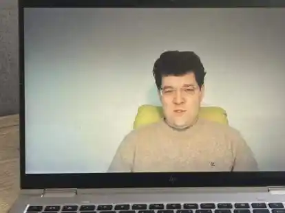 Leon Schneider arbeitete seit Oktober 2019 in der Praxis in Brake. Mittlerweile hat er ein weiteres Video zum Vorfall ver&ouml;ffentlicht.