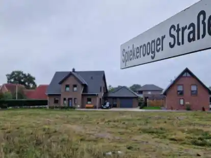 Hier an der Ecke Spiekerooger/Borkumer Stra&szlig;e wollte die Jugendhilfe Johannesburg eine Betreuungseinrichtung bauen. Die Pl&auml;ne werden aber nicht realisiert.