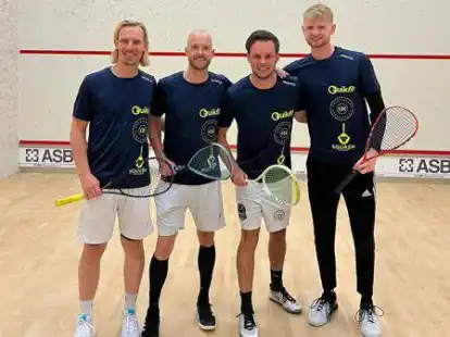 Erster Tabellenf&uuml;hrer: (von links) Andreas Tiemann, Sjoerd Wiersma, Jorrit de Vries und Joke Ulrich von den Boast-Busters Jeverland I.