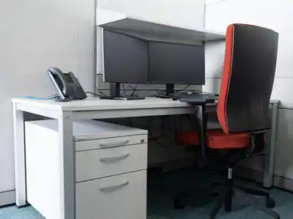 Leerer Schreibtisch (Symbolbild): Im Wiefelsteder Rathaus haben zwei der drei Fachbereiche zurzeit keine Leitung. Dar&uuml;ber hinaus sind weitere Stellen nicht besetzt.