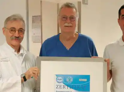 Arbeiten bei der Hernienversorgung auf nachweislich h&ouml;chstem Niveau: Oberarzt Dr. Carsten Engelke, Chefarzt Dr. Hendrik Faust und Oberarzt Fathalla Kada (von links).