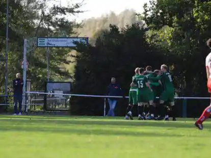 Einsatz belohnt: Larrelt hatte in der Schlussphase den l&auml;ngeren Atem.