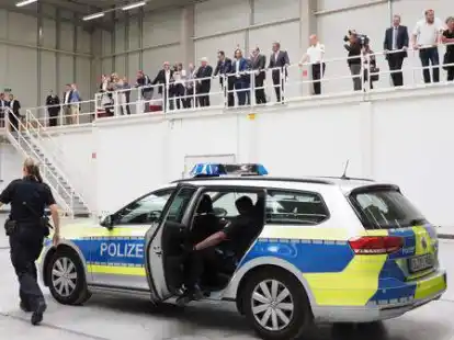 Blick zur&uuml;ck nach 2018: Zur Schl&uuml;ssel&uuml;bergabe f&uuml;rs neue Trainingszentrum der Polizei in Oldenburg gab es auch eine kleine Vorf&uuml;hrung.