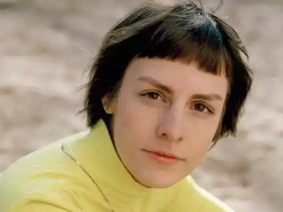 Liest zum Auftakt der Literatour Nord aus ihrem aktuellen Roman &bdquo;Die Kriegerin&ldquo; in Oldenburg: Helene Bukowski