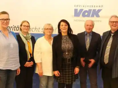 Der Vorstand mit (von links): Andrea Nacke, Frauke Ammann. Rita Beyer, Annegret Paradies-Ahlhorn, Holger Beyer, Albert Mumme